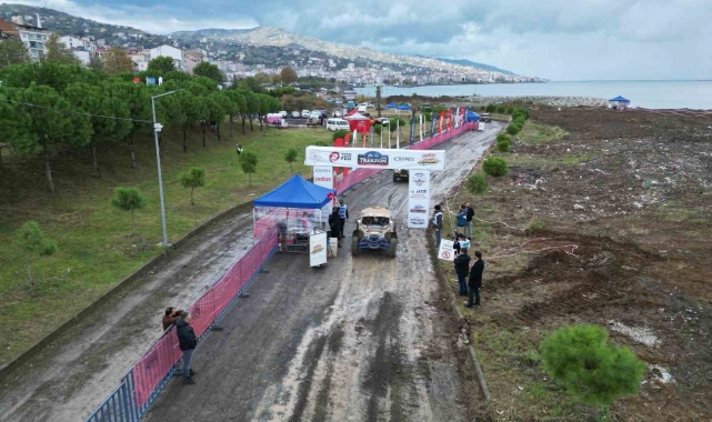 Deniz kenarında yapılan zorlu Off-Road yarışları nefesleri kesti