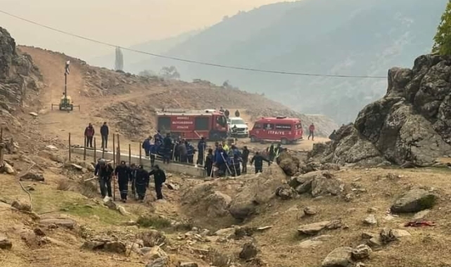 Denizli'deki yangına 7 hava aracı ve 1069 personelle müdahale ediliyor