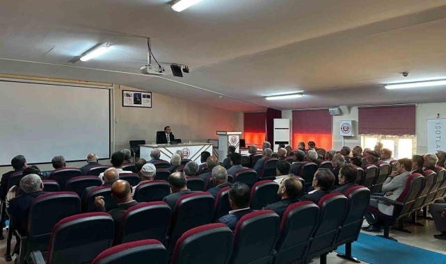 Deprem konutlarıyla ilgili muhtarlarla toplantı yapıldı