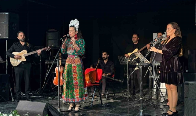 Depremde hasar gören Bela Bartok Konferans ve Sergi Salonu yeniden açıldı