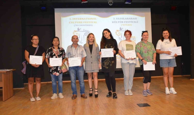 Didim'de festivale katkı sunanlar onurlandırıldı