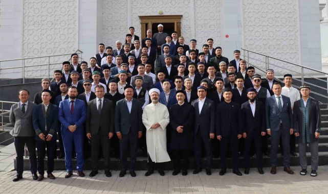 Diyanet İşleri Başkanı Erbaş, Kazakistan'da bir dizi ziyarette bulundu