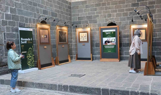 Diyarbakır Ulu Cami'de "Besmele-i Şerif Hat Sergisi" ziyaretçilerin dikkatini çekiyor