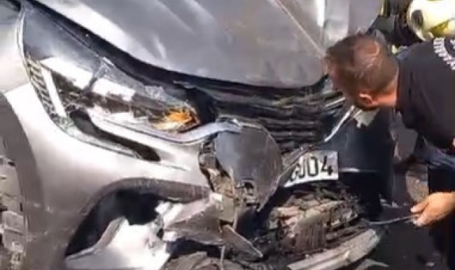 Diyarbakır'da 4 aracın karıştığı kazada 2 kişi yaralandı