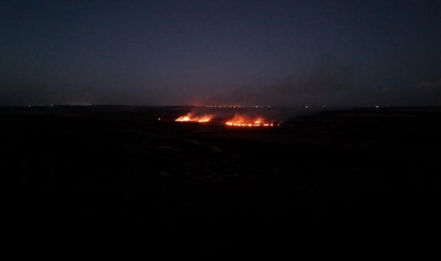 Diyarbakır'da anız yangını havadan görüntülendi