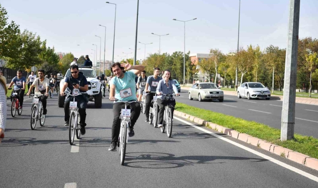 Doktorlar, büyükşehir ile 'sağlık' için pedalladı