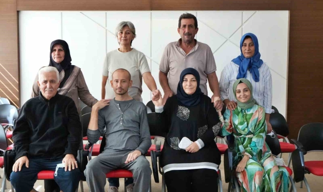 Dört ameliyathanede eş zamanlı yapılan operasyonlarla 8 hayat birbirine çapraz bağlandı