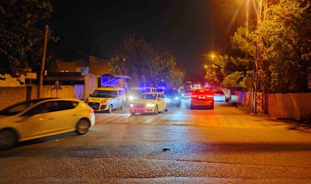 "Dur" ihtarına uymayan sürücü polise çarparak kaçtı