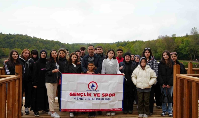 Düzce Belediyesi'nden gençlere tarih ve doğa turu