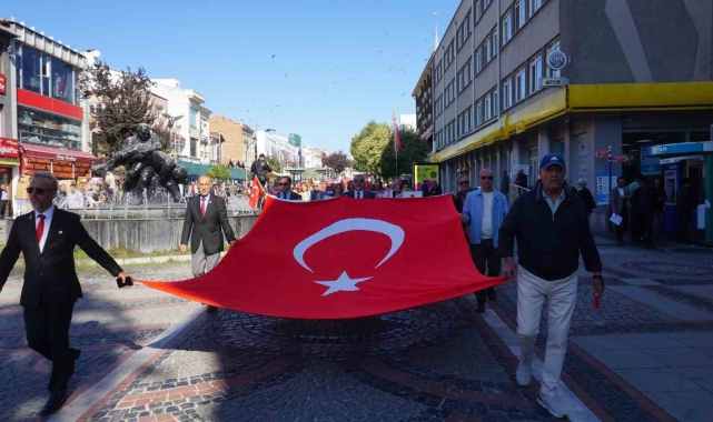 Edirne'de emekli astsubaylardan görkemli kutlama