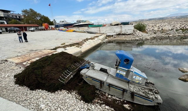 Eğirdir Gölü'nde kötü görüntü ve kokuya karşı harekete geçildi