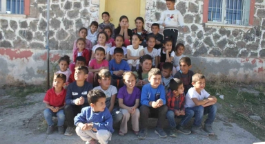 Eğitime gönül veren öğretmenler Malazgirt'te çocukların kahramanı oldular