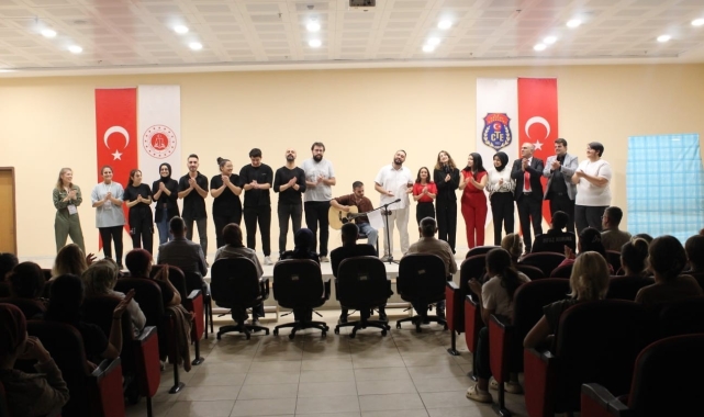 Elazığ Belediyesi, kadın hükümlüler için gösteri düzenledi