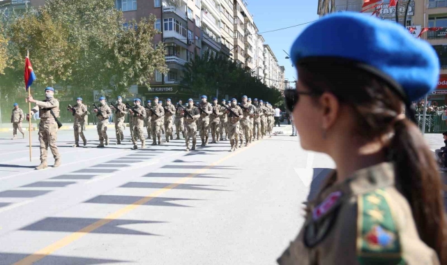 Elazığ'da Cumhuriyet'in 101. yılı coşkuyla kutlandı