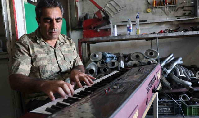 Elazığ'da "Sanayinin Fazıl Say'ı": Oto tamir ustası nota bilgisi olmadan müzik yapıyor
