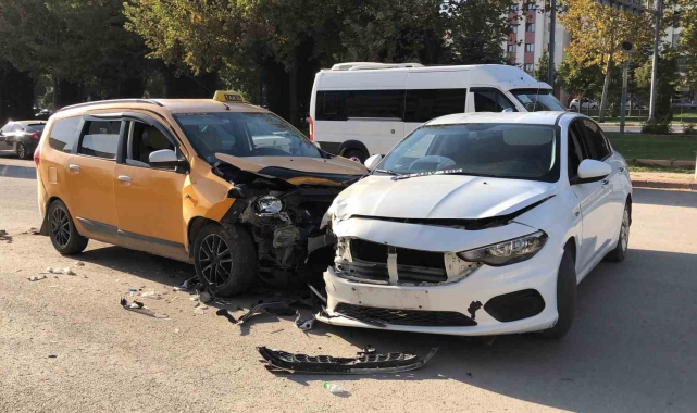 Elazığ'da trafik kazası: 2 yaralı