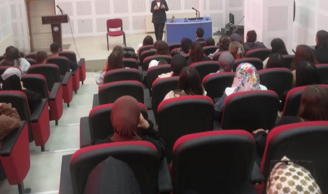 Emet MYO'da sosyal hizmet kuruluşları tanıtıldı