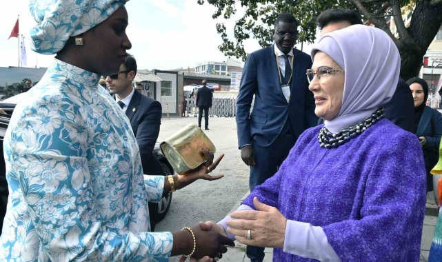 Emine Erdoğan, Senegal Cumhurbaşkanının eşi Marie Khone Fay ile bir araya geldi
