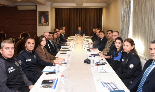 Emniyet Müdürü Baybaba, şube müdürleriyle toplantı yaptı