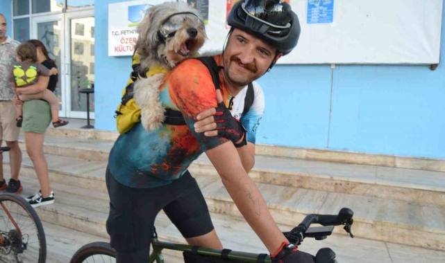 Enkazdan kurtarılan "Oscar", Fethiye'de maceralara doymuyor