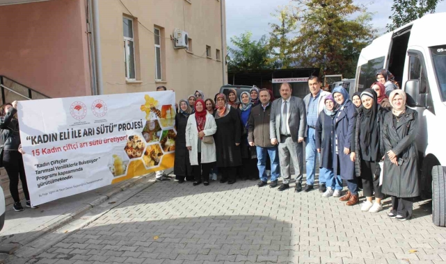 Erzincan 15 arı sütü üreticisini Ordu'ya gönderdi