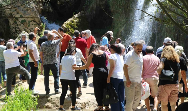 Erzincan'da en çok turistin ağırlandığı beldenin yolu asfaltlanıyor