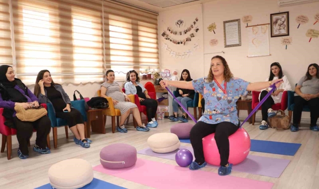 Erzincan'da Gebe Okulu eğitimleri ile anneler bilgilendiriliyor