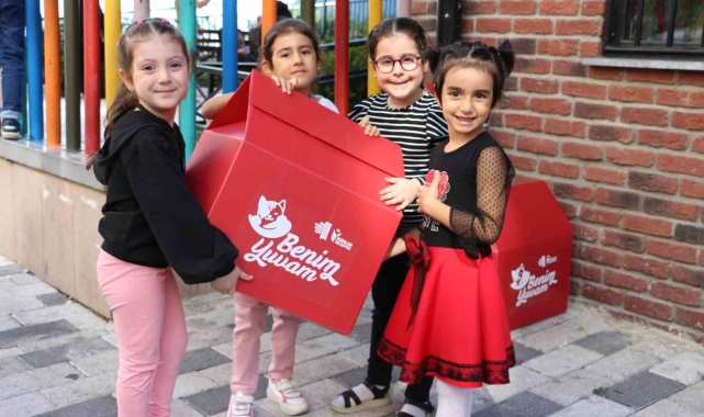 Esenler'de minik eller can dostları için yuva yaptı