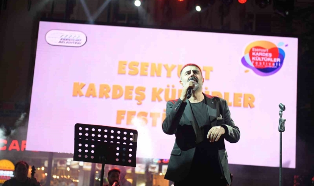 Esenyurt Kardeş Kültürler Festivali'nde İç Anadolu türküleri seslendirildi