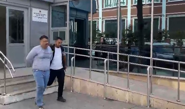 Esenyurt'ta sokakta çırılçıplak dolaşan şahıs gözaltına alındı