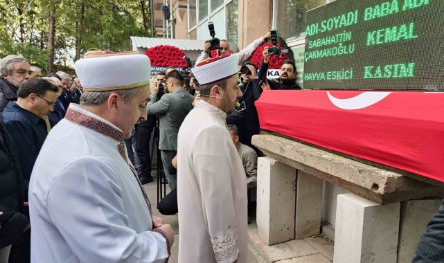 Eski Bakan Çakmakoğlu son yolculuğuna uğurlandı