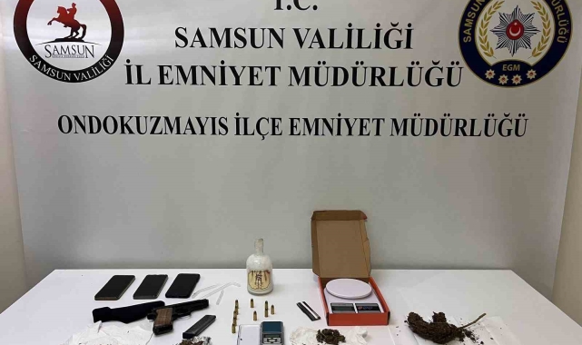 Evlerinde uyuşturucu ele geçirilen 2 kişi gözaltına alındı