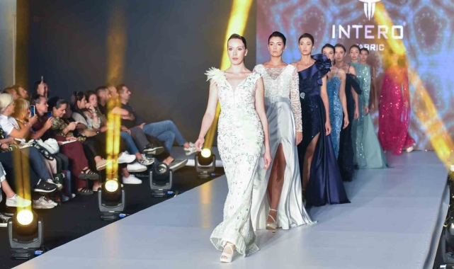Fashion Prime podyumunda kumaşların dansı