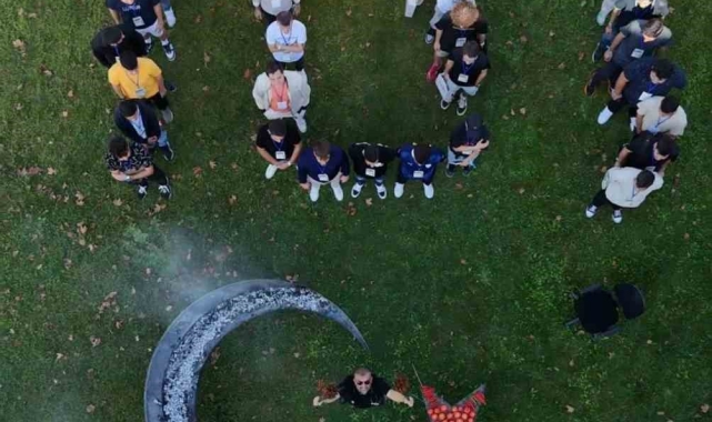 Fenomen ciğerci Cumhuriyet Bayramı'nı gençlerle kutladı