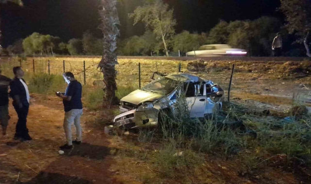 Finike'de kontrolden çıkan otomobil takla attı: 1 ölü, 3 yaralı