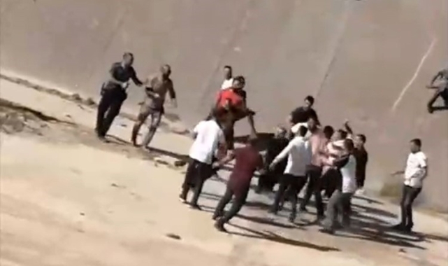 Firari hükümlüyü almak isteyen polise saldırı