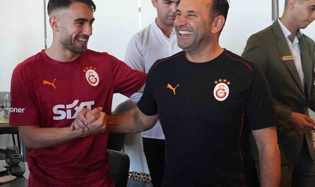 Galatasaray'da Okan Buruk'un doğum günü kutlandı
