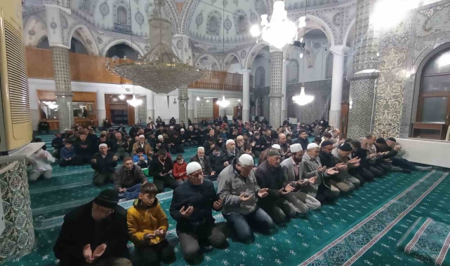 Gediz'de öğrencilerden sabah namazı buluşması