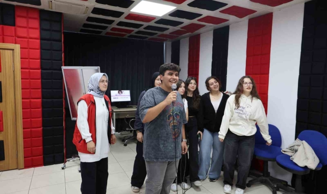 Gençlik Merkezi'nde karaoke sınıfı açıldı