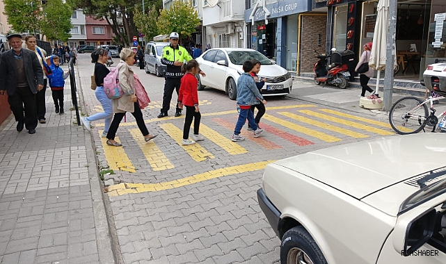 Gerze’de okul çevresi ve servis araçları denetlendi