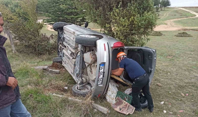 Gölköy'de kontrolden çıkan otomobil devrildi: 2 yaralı