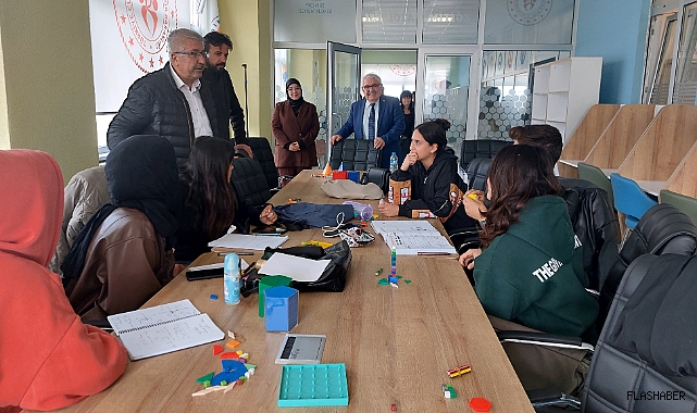 ''Gönüllüyüm Matematiğin Şifresini Çözüyorum" projesi üçüncü yılında