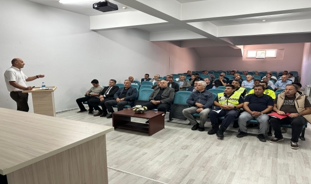 Gümüşhacıköy'de öğrenci servis şoförlerine eğitim verildi