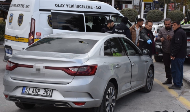 Gündüz vakti otomobili kurşunladılar