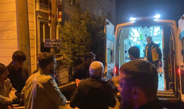 Hafif ticari araç ile motosiklet çarpıştı: 2 yaralı