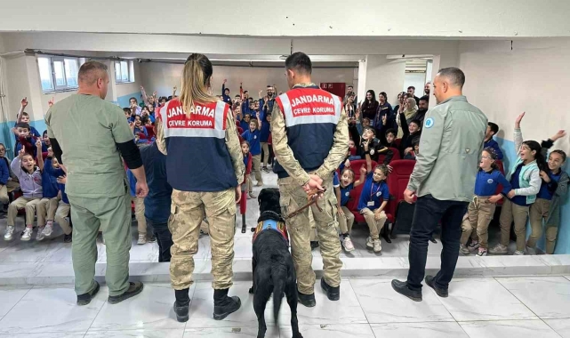 Hakkâri'de öğrencilere hayvan sevgisi anlatıldı