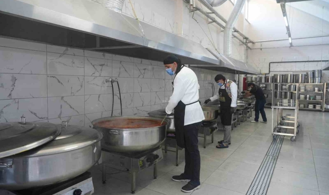 Halk lokantaları için günde 5 bin kişiye yemek çıkaracak aşhane kuruldu