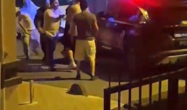 Halkalı'da pazarcı iki aile arasında egzoz sesi yüzünden sopalı kavga: 1 polis memuru yaralandı