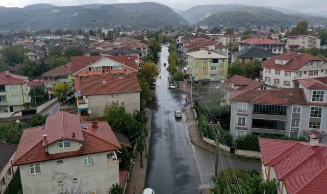 Hendek'te 3 mahalleyi bağlayan hat sil baştan yenilendi