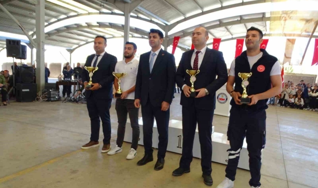 Hisarcık'ta başarılı öğrenciler ödüllendirildi